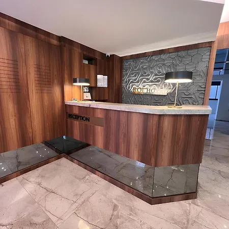Roi Hotel 2*